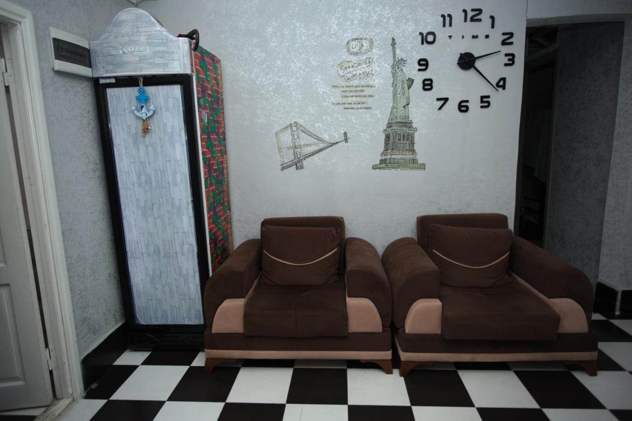 Hostel California Batumi Kültér fotó